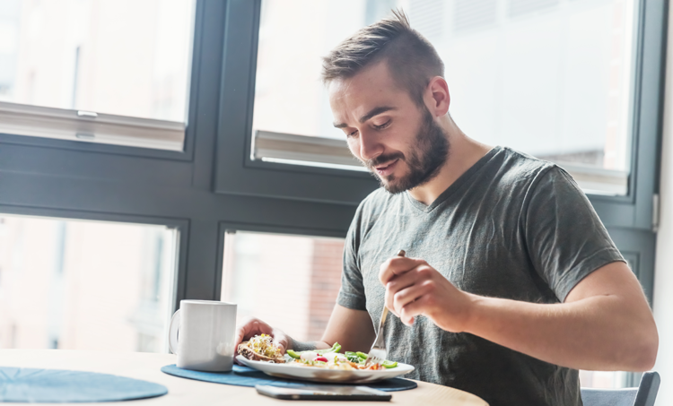 Overdag eten vermindert stemmingsproblemen door ploegendienst